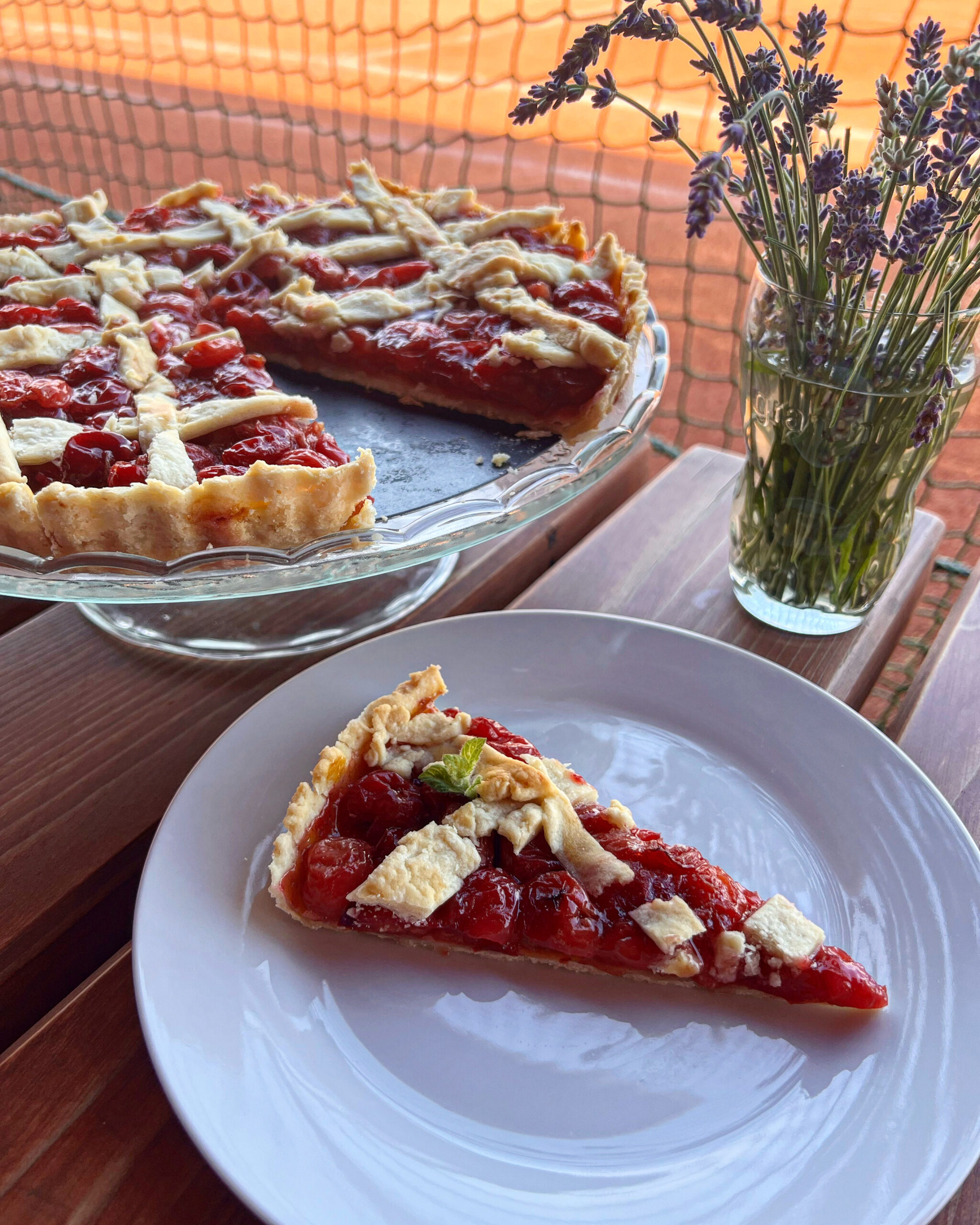 Výběr studeného a teplého občerstvení